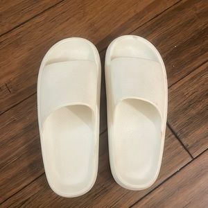 Cloud Slides size 8
